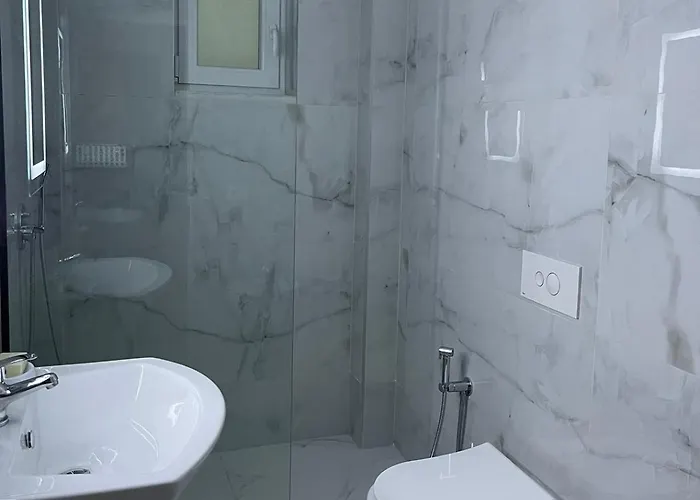 Theranda Тирана