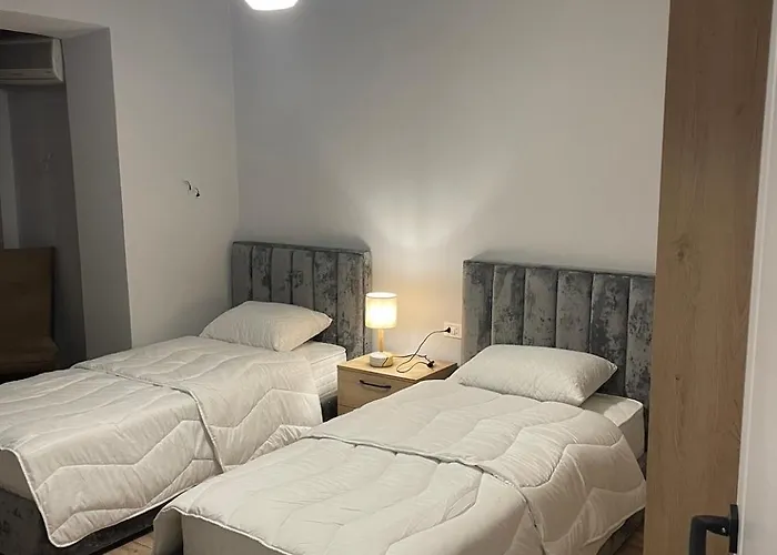 アパート Theranda